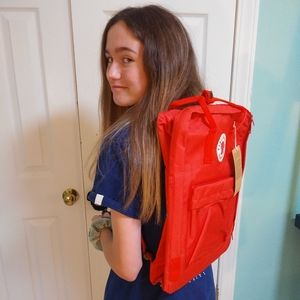 NWT 20 L Red Fjallraven Kånken backpack